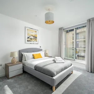 https://royal-view-2-bedroom-apartments.tophotelsbath.com